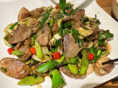 香肠炒大蒜-啄佬食堂
