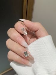 -苏彩·皮肤管理美甲美睫