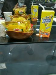 零食-名品美发