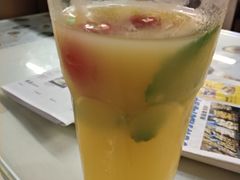 -新大咀港式茶餐厅(宝山万达店)