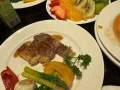 -大中华希尔顿酒店-念自助餐·嗨啤·小龙虾