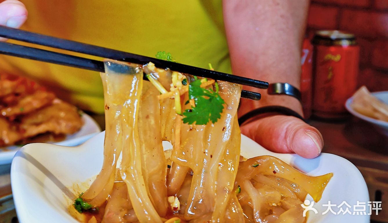 上海｜被东北朋友带来吃的铁锅炖。。。香😭了！