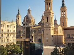 -皮拉尔圣母圣殿主教座堂