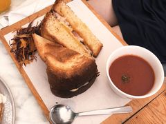 -The Sunny Side Cafe Station 1