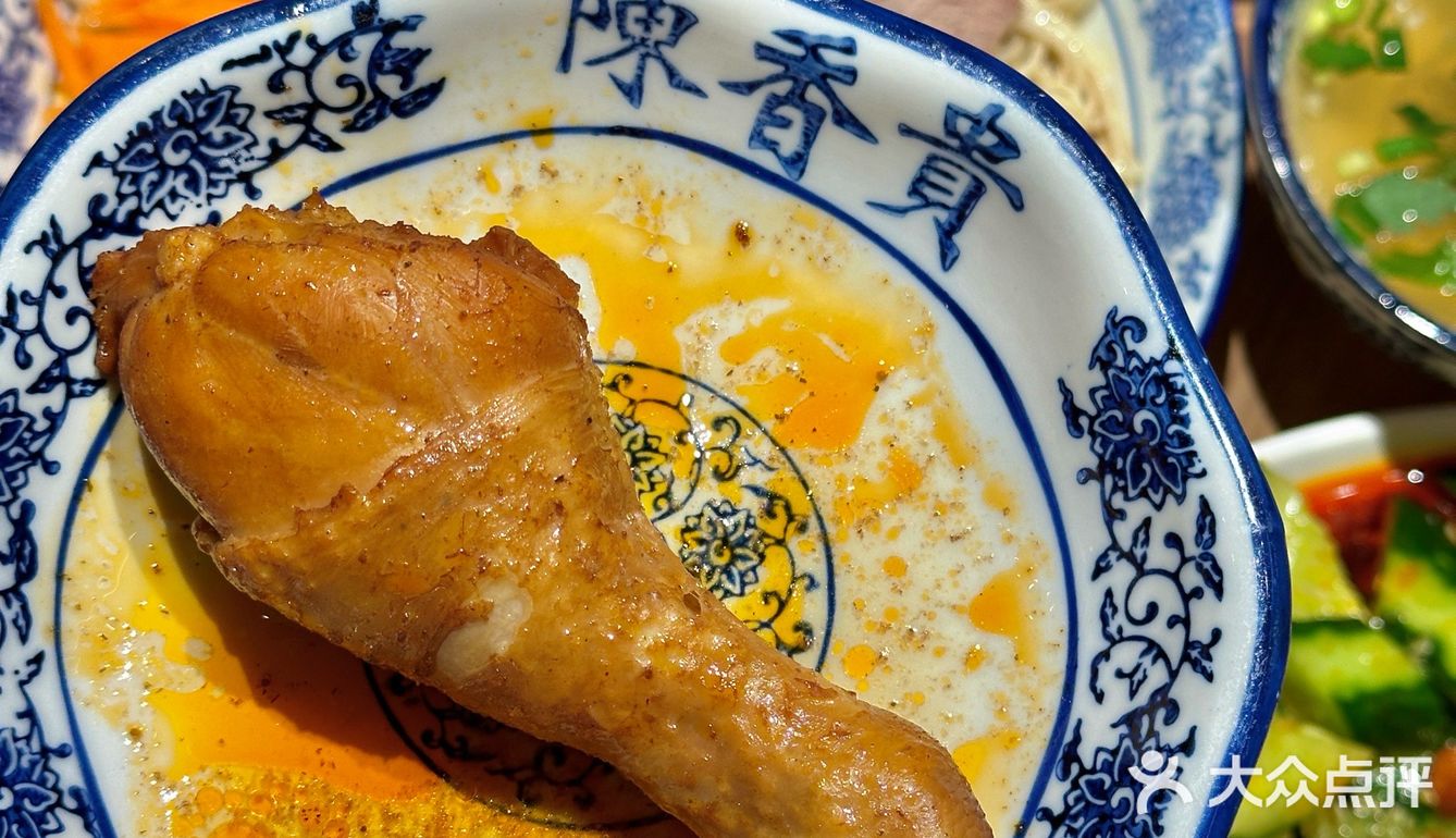 我宣布：陈香贵坠伟大的单品出现了…