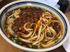 -矮子粉店1985·长沙米粉(湘春路店)