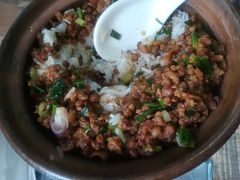 招牌鹅乸煲仔饭-阳江河堤老牌曾记美食