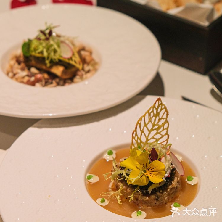 这一口好满足  伍贰赫兹·云上法餐厅