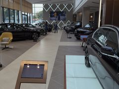 -上海宝信宝马4S店