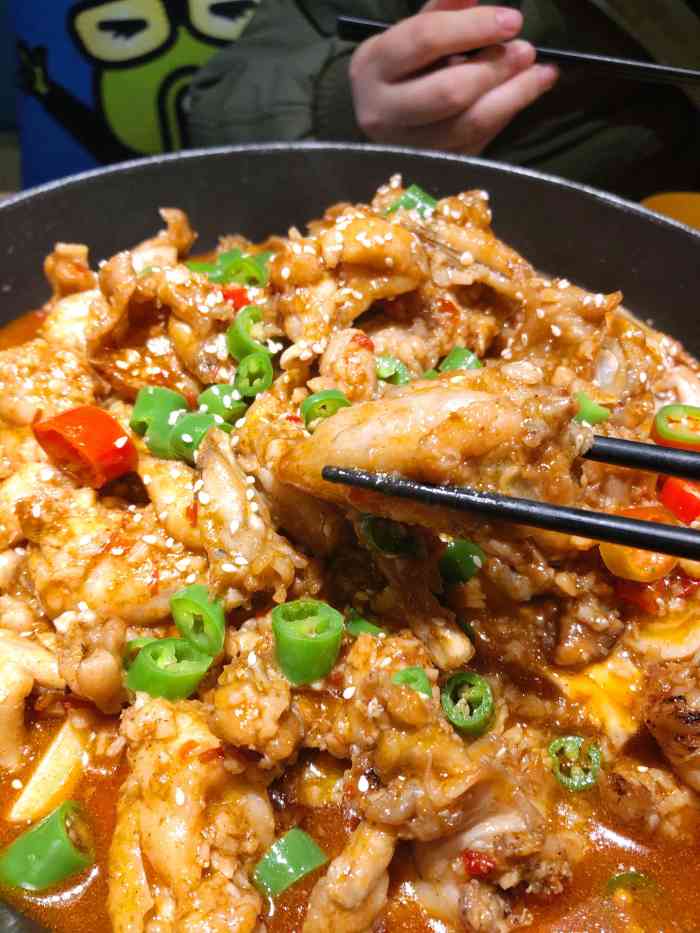 蛙喔·炭烧牛蛙·烧烤(湖州长兴九汇城店)-"[薄荷]环境:环境其实挺好