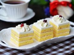 -红宝石·鲜奶小方·海派西点房(南丹店)