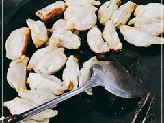 -黄阿姨锅贴大王(万航渡路店)