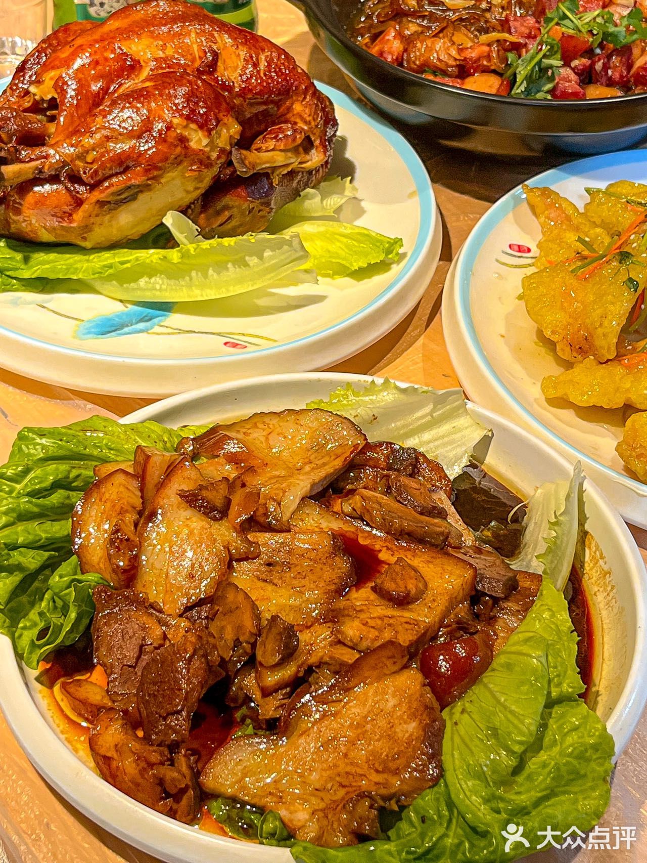 东北同事的老乡开的，88三人餐💰，锅包肉不能更正宗了