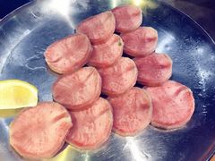 雪花80％厚切牛舌-老炉家木炭烤肉(长江国际店)