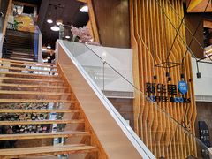 -新华里咖啡书吧(新华书店小寨店)