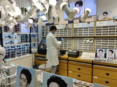 -沫芮眼镜·蔡司官方授权店(人民广场店)