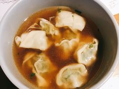 野荠菜鲜肉馄饨-南小馆(迪士尼小镇店)