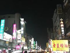 -六合夜市
