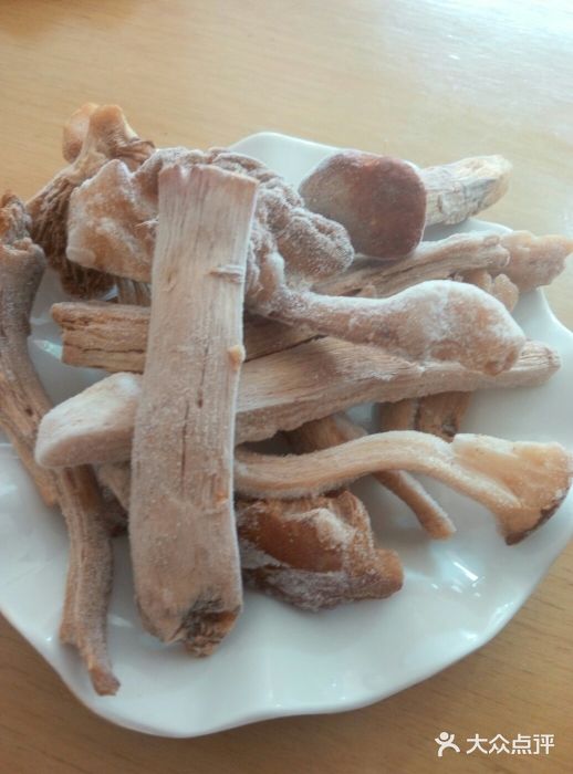 山珍菌汤火锅(金川店)杉木蘑菇   25元每份图片