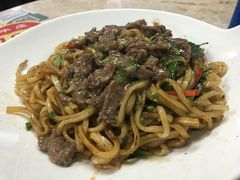 湿炒牛河-华威达牛庄(黄埔大道西店)