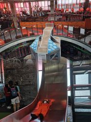 -嗨翻Hi-Fun竞技主题乐园·蹦床团建生日聚会(五棵松华熙店)
