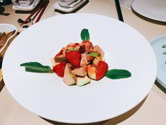 红酒芭乐鹅肝-RIVIERA 松鹤楼(外滩店)