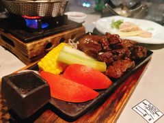 -穹六人间 people 6(岳阳路店)