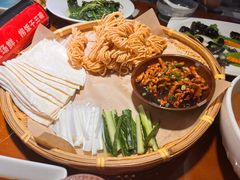 -魏铭鱼头捞饭(晋阳路店)