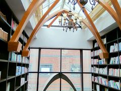 -钟书阁(松江泰晤士小镇店)