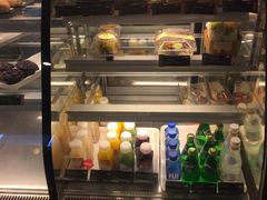 面包甜点陈列柜-星巴克(蔡伦路店)