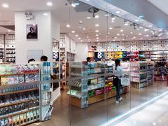 大堂-名创优品(广东东莞东城万达2店)