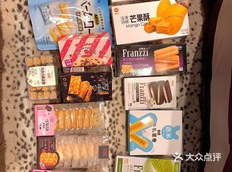 首先凤梨酥就不推荐了，我个人不喜欢吃，而且热量特别高