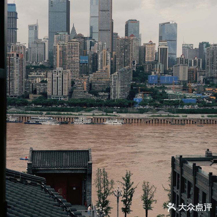 在这里拍到重庆最美的夜景丨百年遗址公园