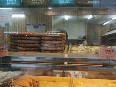 面包甜点陈列柜-壹心榴莲千层蛋糕甜品店