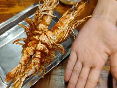 炭烤比手掌大的深海虎虾-老东镇啤酒屋海鲜加工·蒸汽海鲜·海鲜烧烤(台东店)