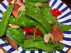 荷兰豆炒腊肉-树厨贵州菜(大十字店)