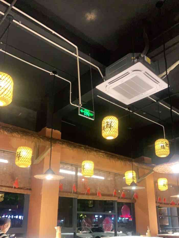 湘超鲜(湘超鲜大浪店"这家店也开了好几年了,门店比较大,装修蛮.