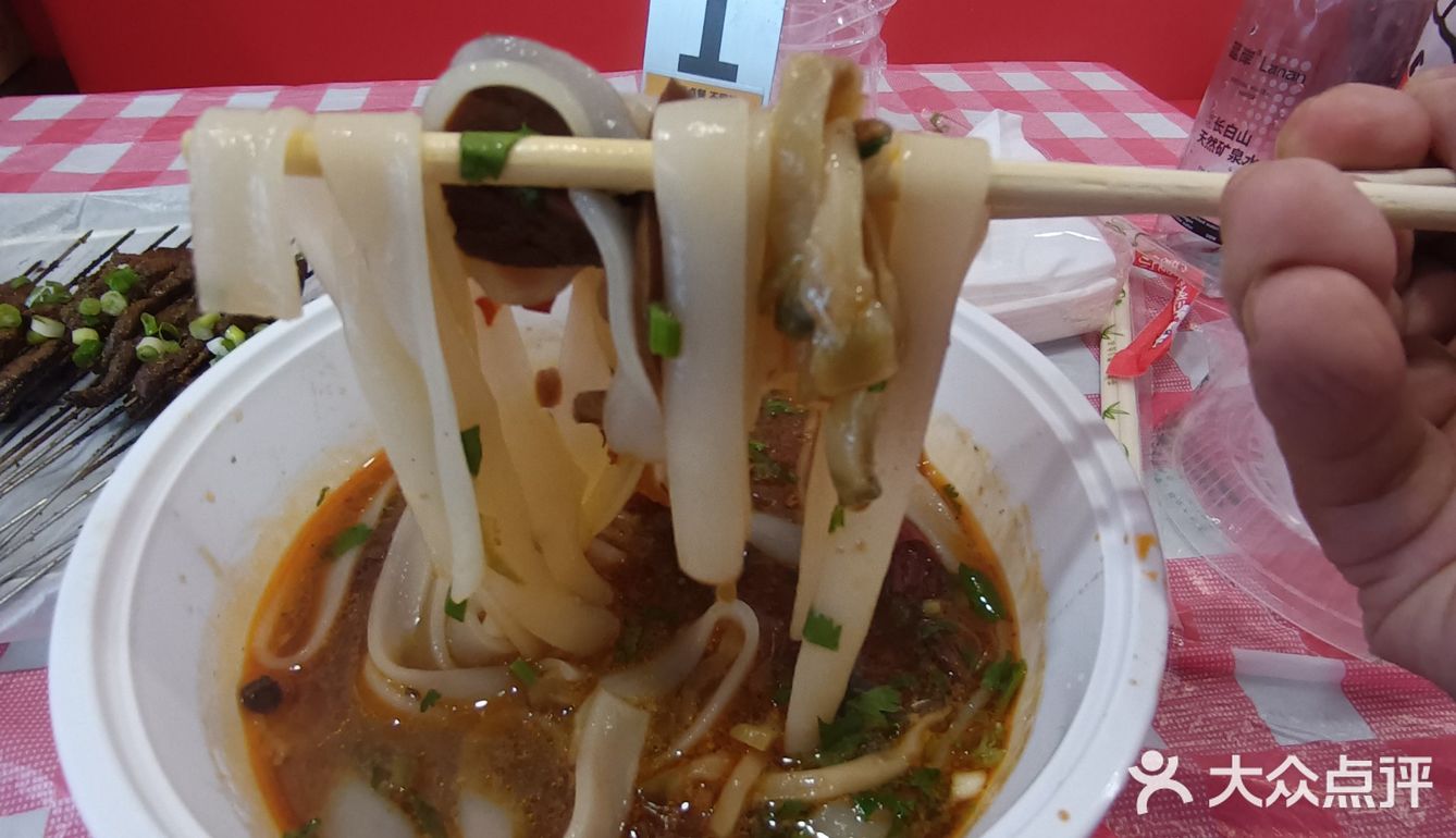 谁会拒绝一份碳烤香滋滋猪肝宝藏烧烤店！！！
