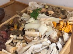 -一朵菌·野生菌探索家火锅(南亚店)