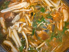 -野山舂·贵州现舂酸汤火锅(鸿通城店)