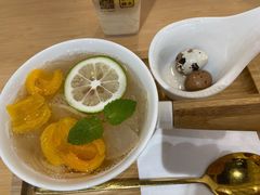 枇杷雪梨银耳羹-炖物24章·顺时轻养茶(杭州大厦店)