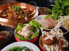 -虾弄弄海派小龙虾·牛羊蝎子火锅