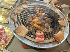 -围炉肉舍•炭烤活鳗•丹东海鲜烤肉(步行街店)