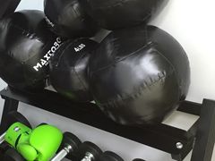 -菠萝格斗巴西柔术训练馆