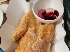 俄式大列巴配肥肝肉酱-MIO弥欧洋房西餐厅(中央大街店)