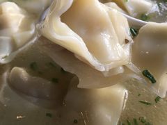 黄鱼馄饨-洪大妈·黄鱼面(金山嘴渔村店)