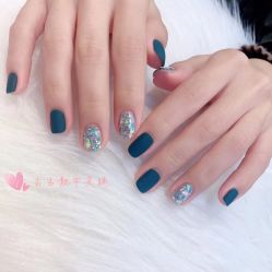 -吉吉靓甲美睫