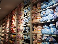 -名创优品(北京新中关购物中心地铁层店)