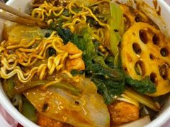 -小蛮椒麻辣烫·麻辣拌(青浦宝龙店)