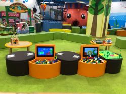 -莫莉幻想儿童乐园(武汉保利广场店)